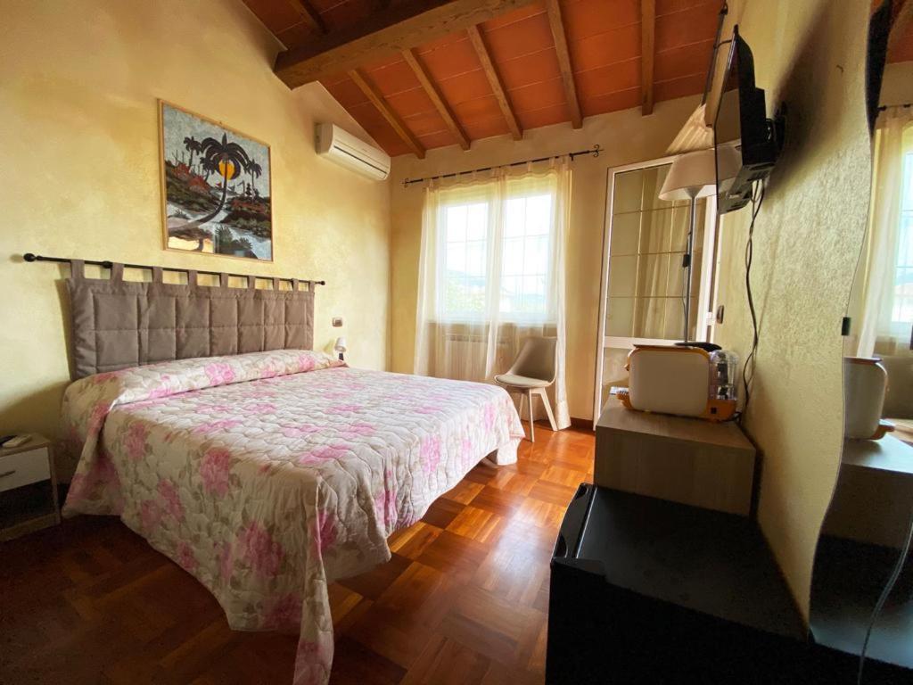 クエルチェタ La Madonnina Bed & Breakfast エクステリア 写真