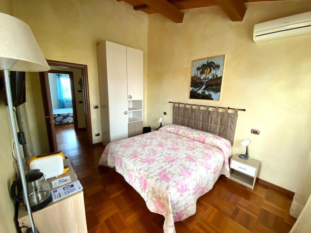 クエルチェタ La Madonnina Bed & Breakfast エクステリア 写真